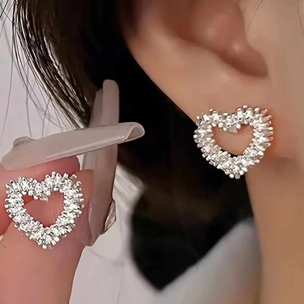 NWOT - Sparkling Silver Heart Post Earrings